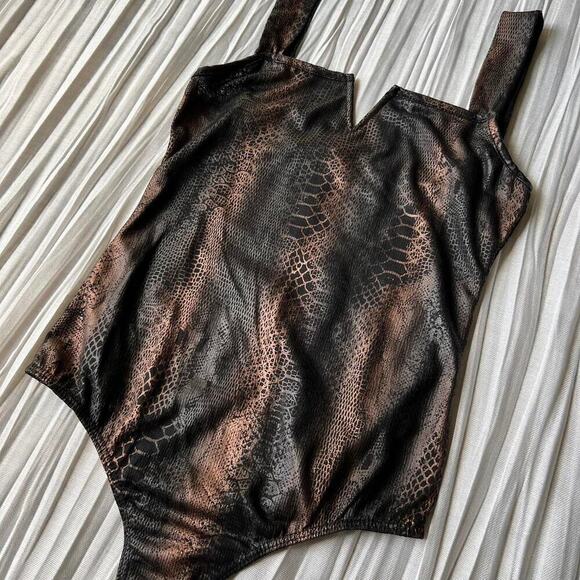 Snake print bodysuit in black - Picture 2 of 8